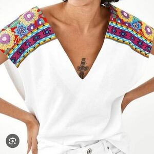 Zara White Blouse with Multicolor Floral Pattern
